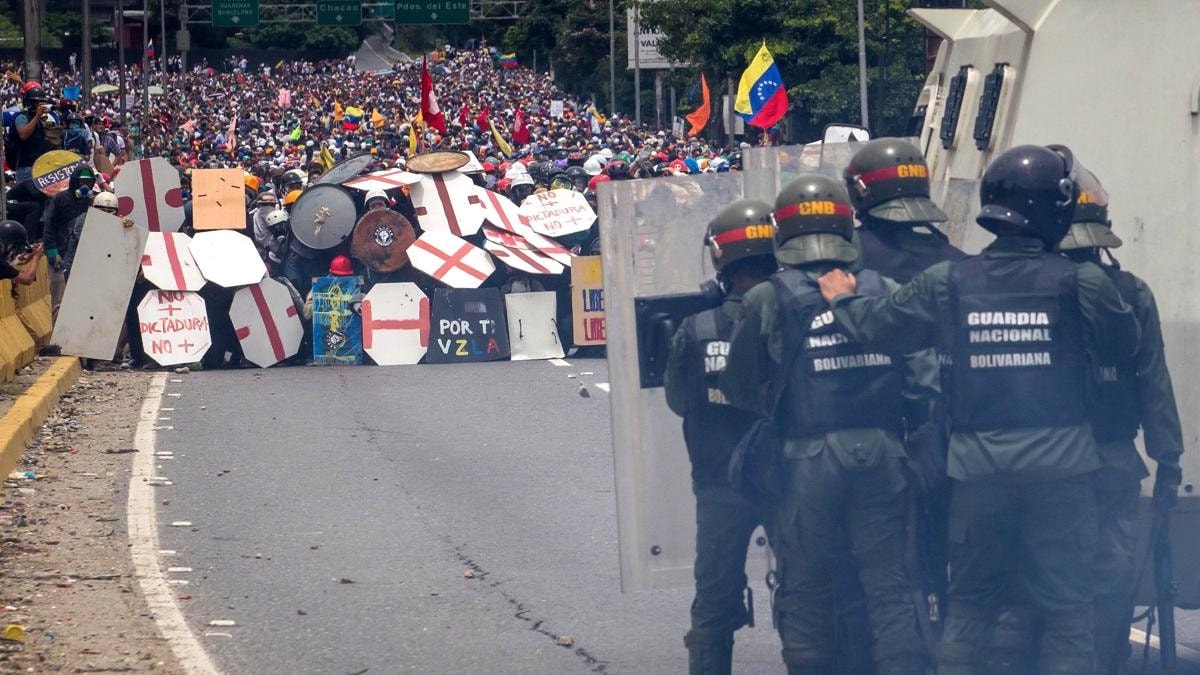 venezuela military maduro protests